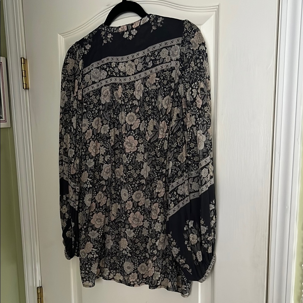 Spell Black and White Graphic Blouse Relaxed Fit - Picture 3 of 3